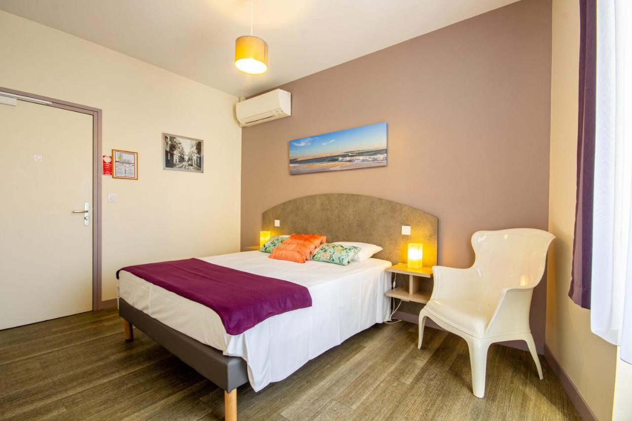 Cit'Hotel Le Commerce Saujon Esterno foto
