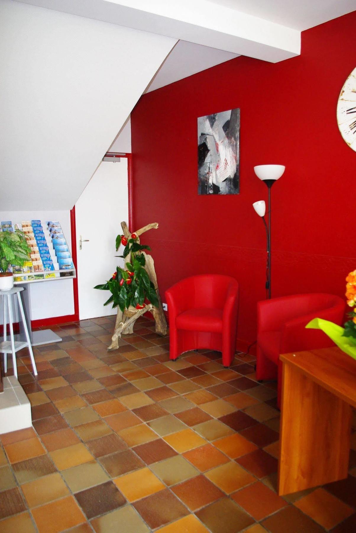 Cit'Hotel Le Commerce Saujon Esterno foto
